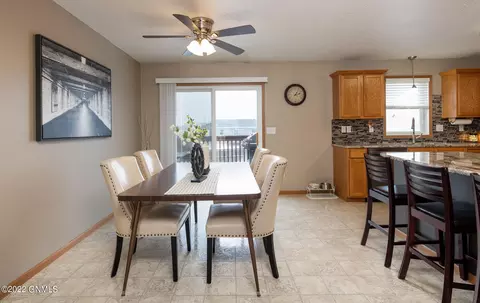 119 Libby Rd, Lincoln, ND 58504 photo 7
