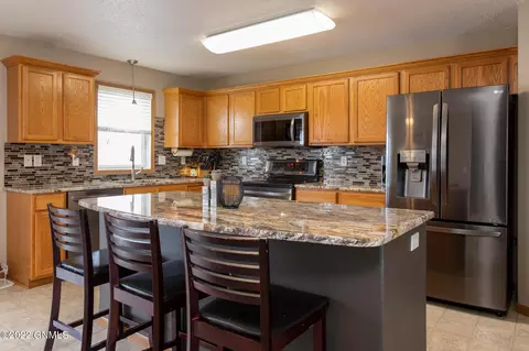 119 Libby Rd, Lincoln, ND 58504 photo 2