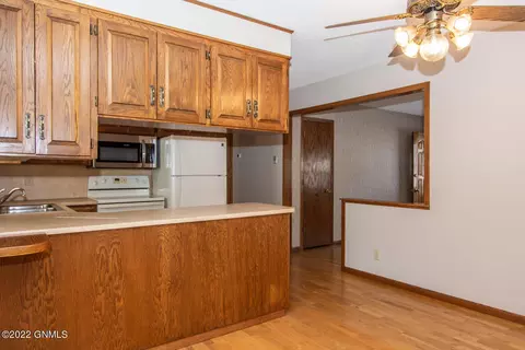 2103 Assumption Dr, Bismarck, ND 58501 photo 5