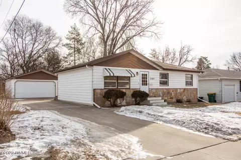 2103 Assumption Dr, Bismarck, ND 58501 photo 1