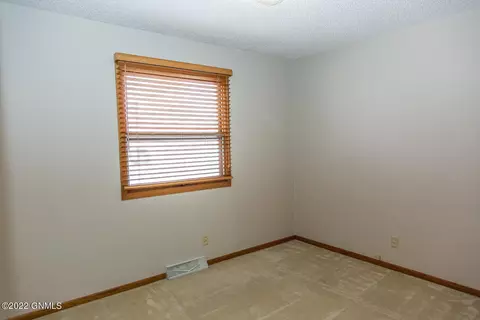 2103 Assumption Dr, Bismarck, ND 58501 photo 14
