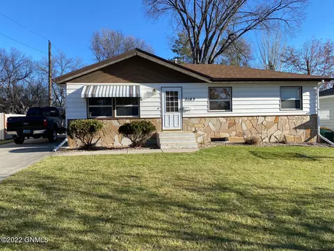 2103 Assumption Dr, Bismarck, ND 58501 photo 25