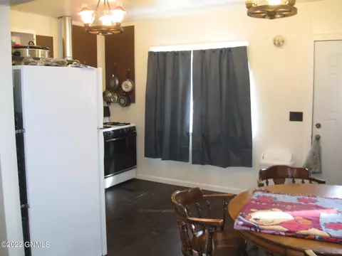 206 S Bell St, Bismarck, ND 58504 photo 4