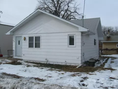 206 S Bell St, Bismarck, ND 58504 photo 1