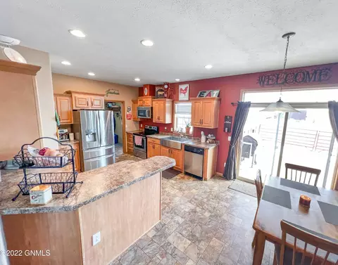 5734 Liberty Ln, Williston, ND 58801 photo 14