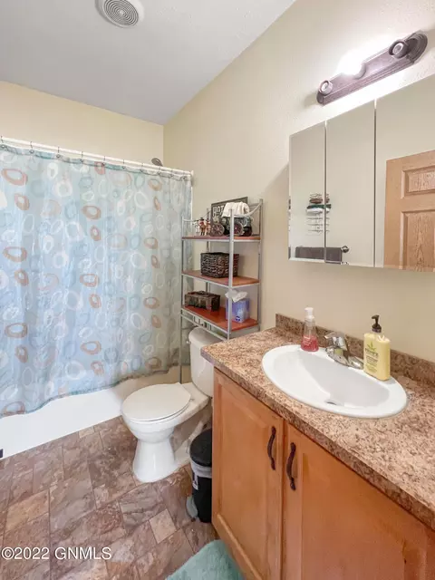5734 Liberty Ln, Williston, ND 58801 photo 38