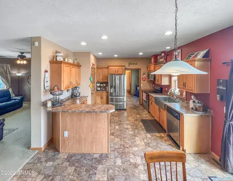 5734 Liberty Ln, Williston, ND 58801 photo 15