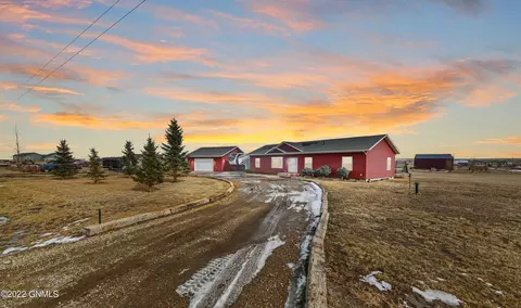 5734 Liberty Ln, Williston, ND 58801 photo 1