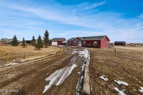 5734 Liberty Ln, Williston, ND 58801 photo 46