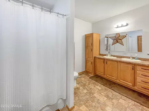 5734 Liberty Ln, Williston, ND 58801 photo 26