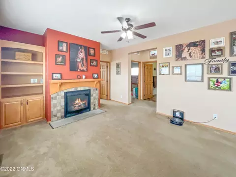 5734 Liberty Ln, Williston, ND 58801 photo 33