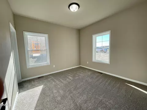 3726 Rocky Wagon St, Williston, ND 58801 photo 3