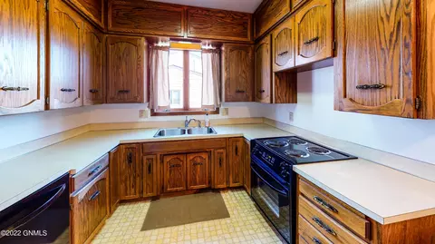 4 24th St W St W, Williston, ND 58801 photo 11