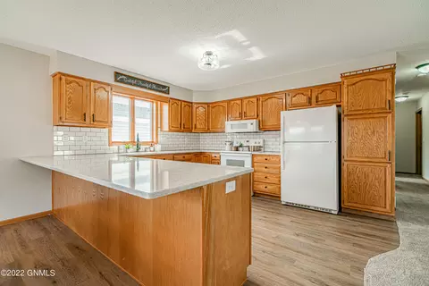 2025 D Ave E, Bismarck, ND 58501 photo 8