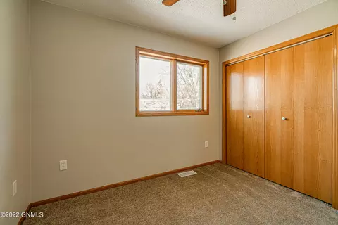 2025 D Ave E, Bismarck, ND 58501 photo 19