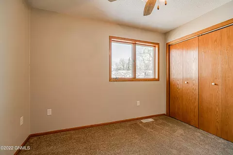 2025 D Ave E, Bismarck, ND 58501 photo 17
