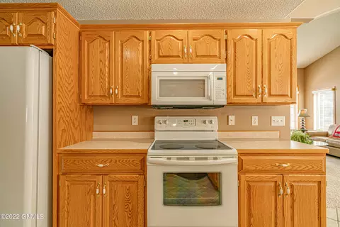 3268 Impala Ln, Bismarck, ND 58503 photo 12