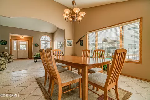 3268 Impala Ln, Bismarck, ND 58503 photo 17