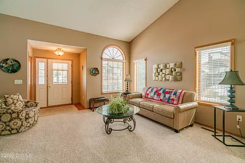 3268 Impala Ln, Bismarck, ND 58503 photo 5