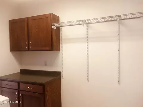 704 5th St W, Williston, ND 58801 photo 24
