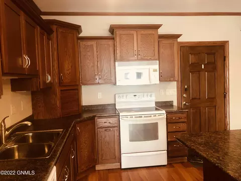704 5th St W, Williston, ND 58801 photo 7