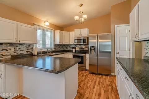 3006 E Ave E, Bismarck, ND 58501 photo 5
