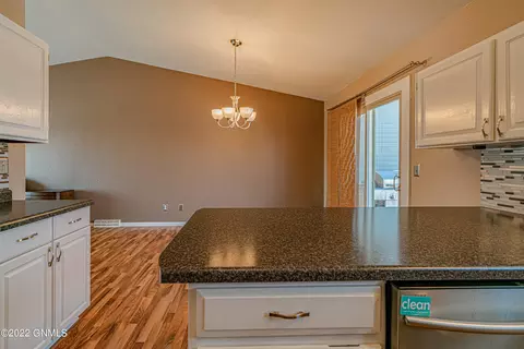 3006 E Ave E, Bismarck, ND 58501 photo 10
