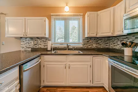 3006 E Ave E, Bismarck, ND 58501 photo 7