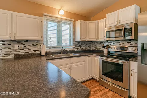 3006 E Ave E, Bismarck, ND 58501 photo 6