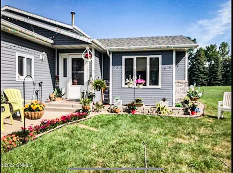 6206 Comet Ln, Bismarck, ND 58503 photo 1