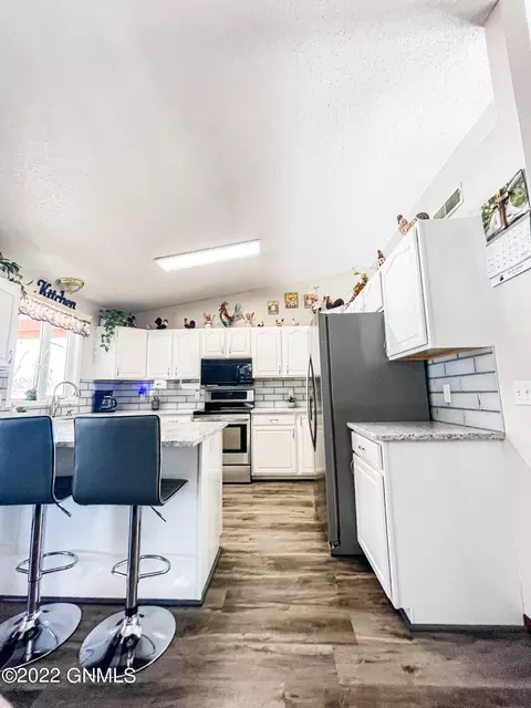 6206 Comet Ln, Bismarck, ND 58503 photo 4