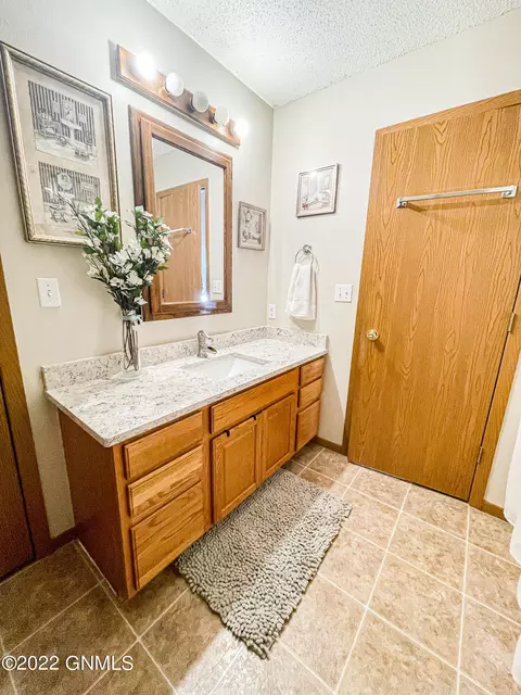 6206 Comet Ln, Bismarck, ND 58503 photo 28