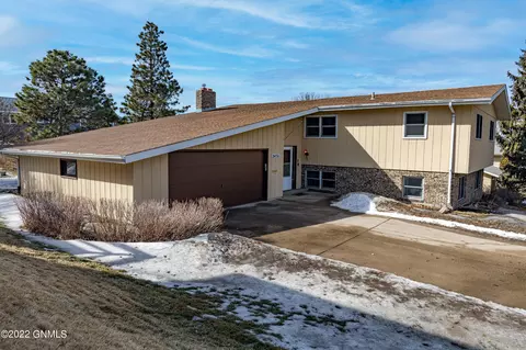 2431 Boulevard Ave, Bismarck, ND 58501 photo 50