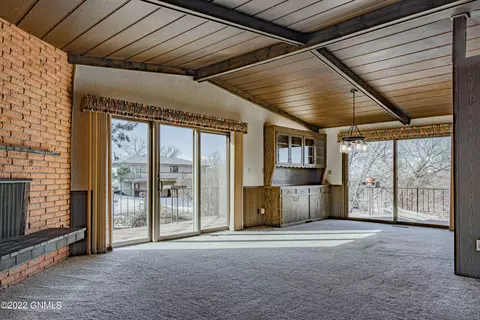 2431 Boulevard Ave, Bismarck, ND 58501 photo 8