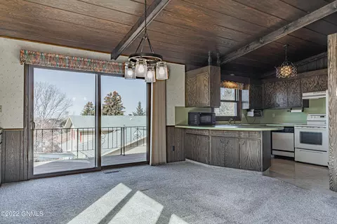 2431 Boulevard Ave, Bismarck, ND 58501 photo 11
