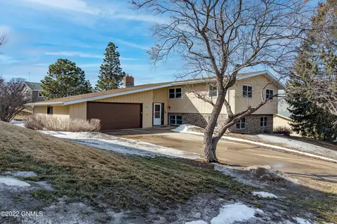 2431 Boulevard Ave, Bismarck, ND 58501 photo 1