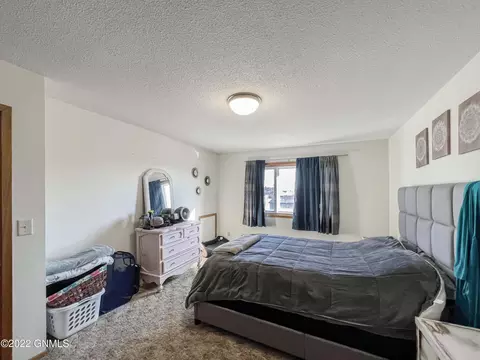 2405 N Main Ct, Williston, ND 58801 photo 26