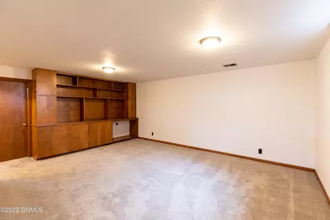 2121 Catherine Dr, Bismarck, ND 58501 photo 21