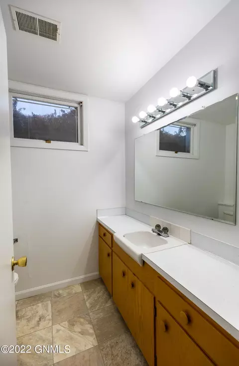 2121 Catherine Dr, Bismarck, ND 58501 photo 13