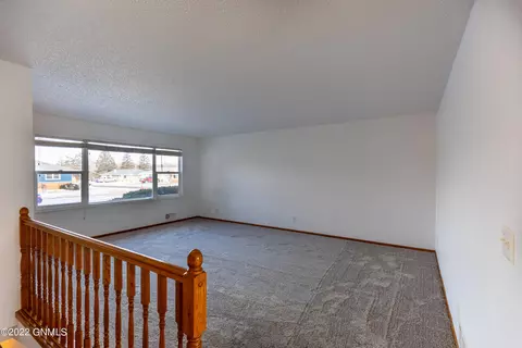 2121 Catherine Dr, Bismarck, ND 58501 photo 2