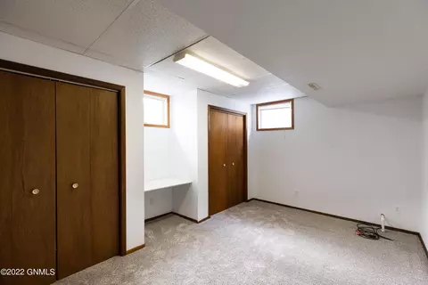 2121 Catherine Dr, Bismarck, ND 58501 photo 12