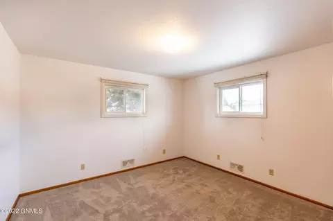 2121 Catherine Dr, Bismarck, ND 58501 photo 18