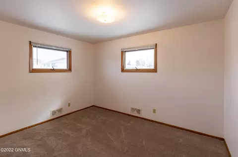 2121 Catherine Dr, Bismarck, ND 58501 photo 19
