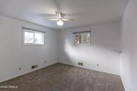 2121 Catherine Dr, Bismarck, ND 58501 photo 6