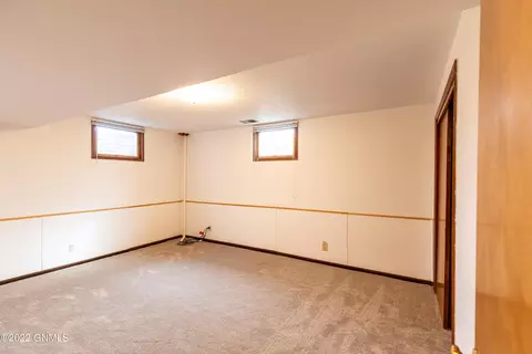 2121 Catherine Dr, Bismarck, ND 58501 photo 23