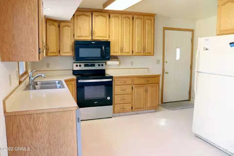 342 Central Ave, Bismarck, ND 58501 photo 2
