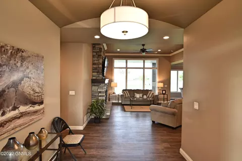 1107 Community Loop, Bismarck, ND 58503 photo 2
