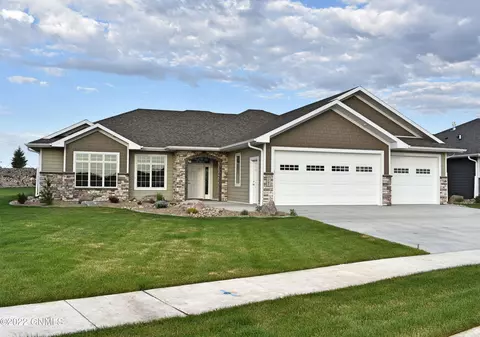 1107 Community Loop, Bismarck, ND 58503 photo 1