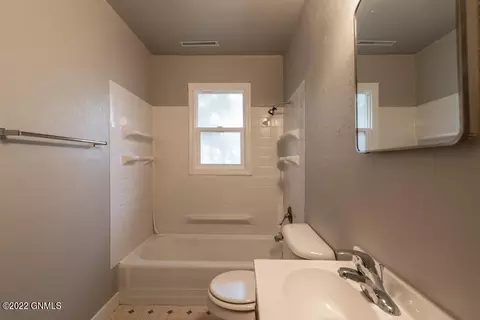 610 9th St NW, Mandan, ND 58554 photo 8