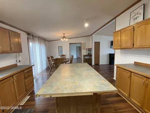 5000 Sumter Dr, Bismarck, ND 58503 photo 5